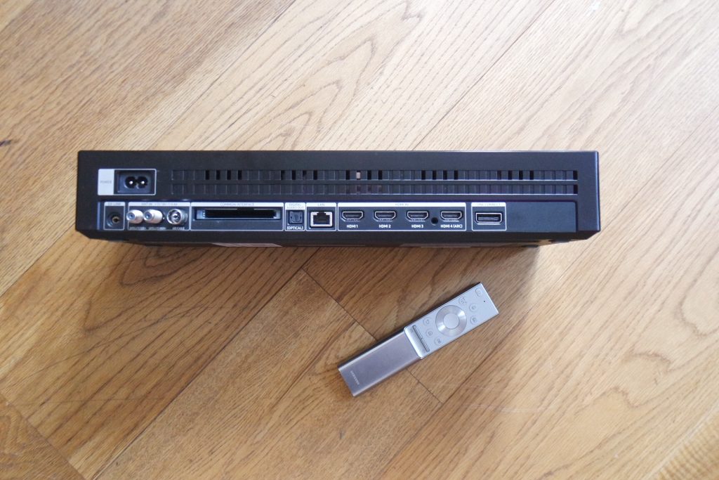 Samsung QLED TV One Connect box